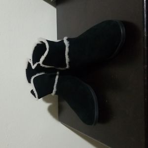 UGG Boots girl size 4 Black